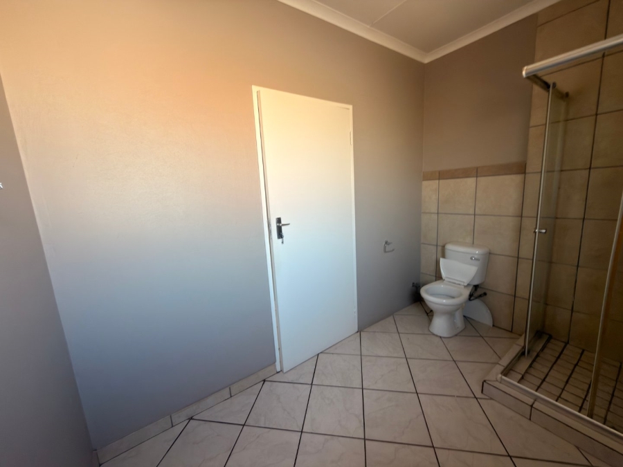 To Let 3 Bedroom Property for Rent in Gateway Manor North West